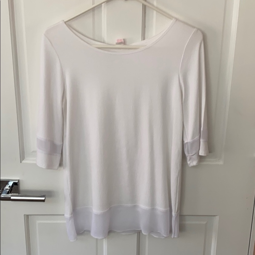 White tee
